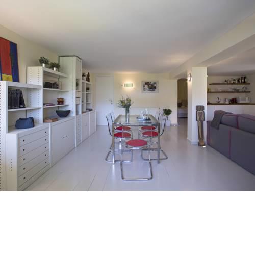 Posh & minimal studio