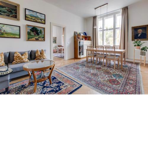 Prague Heart of Old Town Comfy Home 2BDR 2BATH