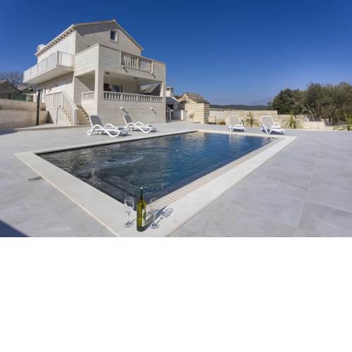 Praznice Villa Sleeps 4 Pool Air Con WiFi