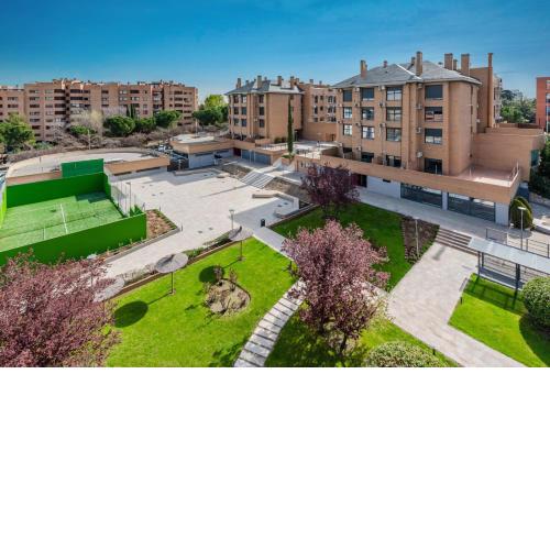 Premium Accomodation in La Rosaleda Area - Madrid