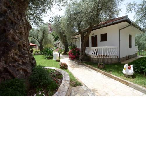 President Bungalows and Apartments