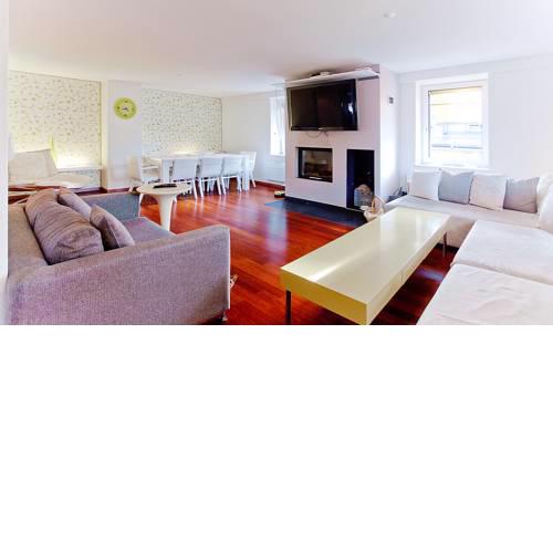Presidental Suite Apartment by Livingdowntown