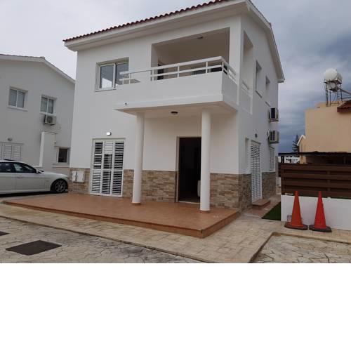Prestige villa 3 with sea view in Pervolia