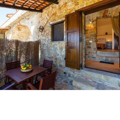 Pretty Apartment in Velia with Garden
