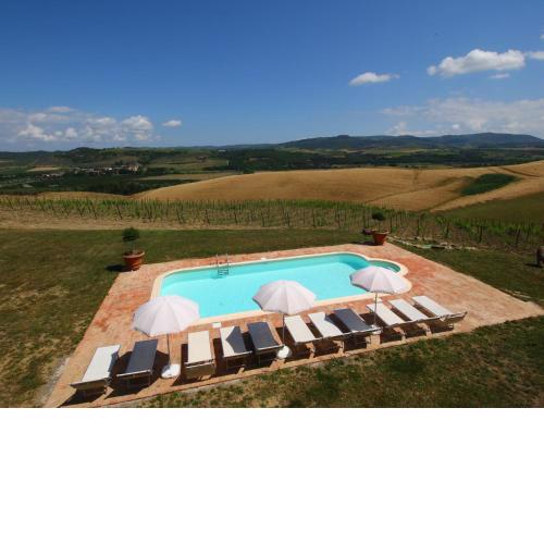 Pretty Farmhouse in Castel del Piano with Terrace