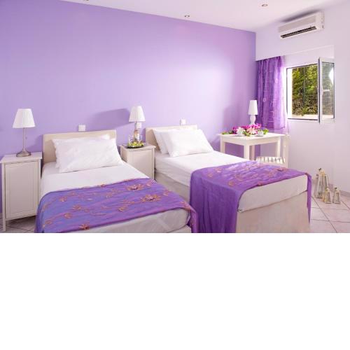 Primavera Beach Hotel Studios & Apartments