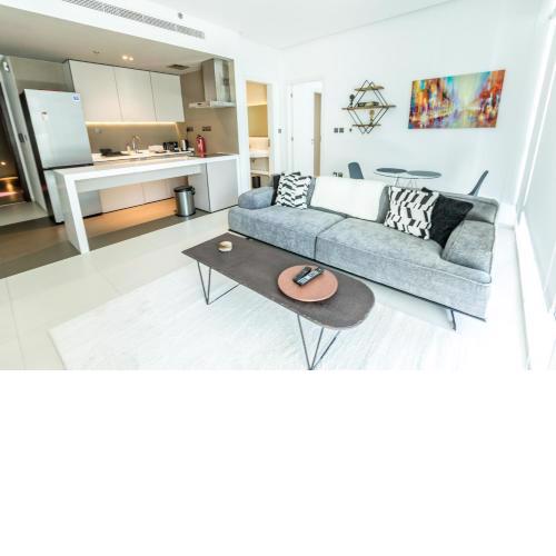 Prime Dubai Marina location, 1BR w/ marina views!