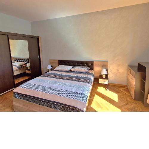 Prime Location: 2BD Flat near Alexander Nevsky