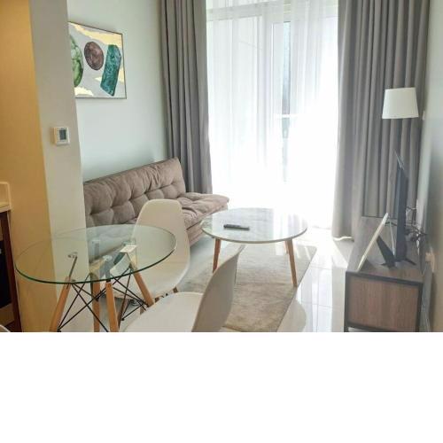 Prime Location Business Baystylish,cozy 1-bd Apt