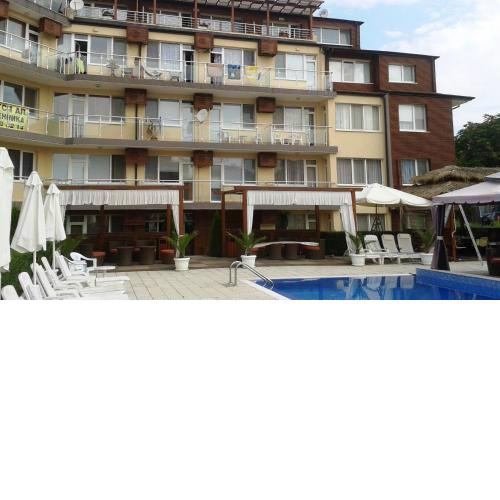 Private Apartment in Sunny House Family Complex