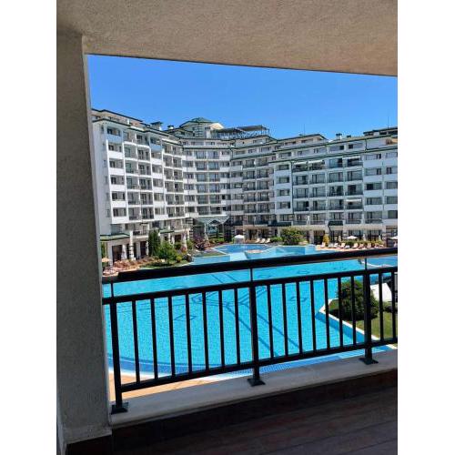 private apartments in Emerald
