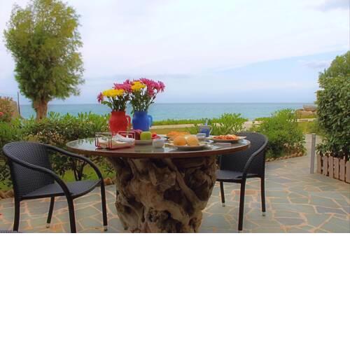 Private Beach Maisonette!