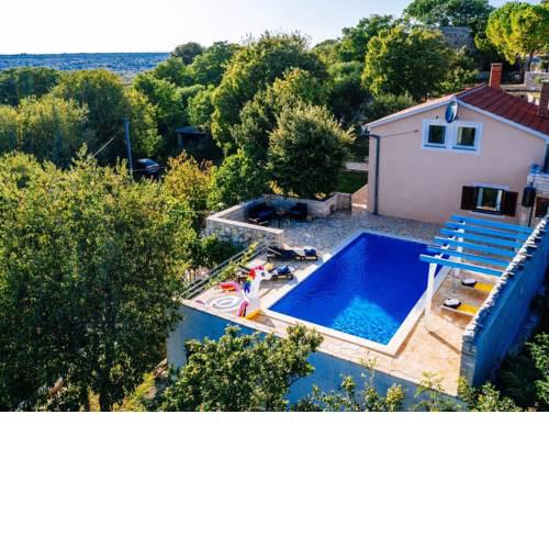 Private Holiday Home in Dalmatia Swimmming Pool