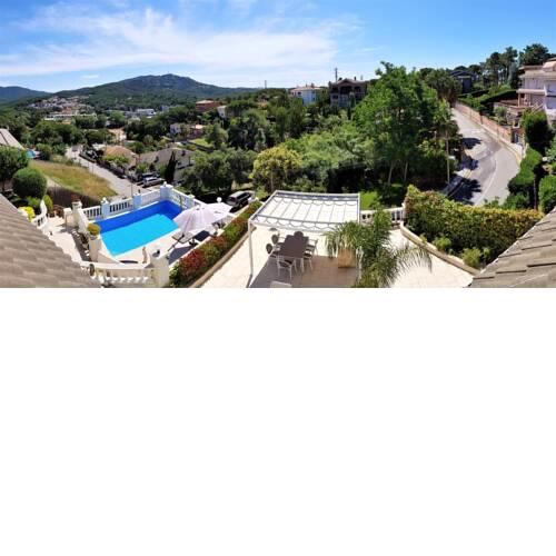 PRIVATE LOFT IN HOUSE WITH POOL AND PRIVATE GARDEN