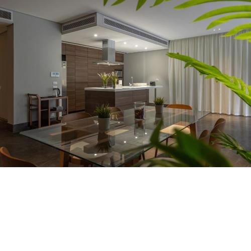 Private Pool Three Bedroom Apartment Silver Palm