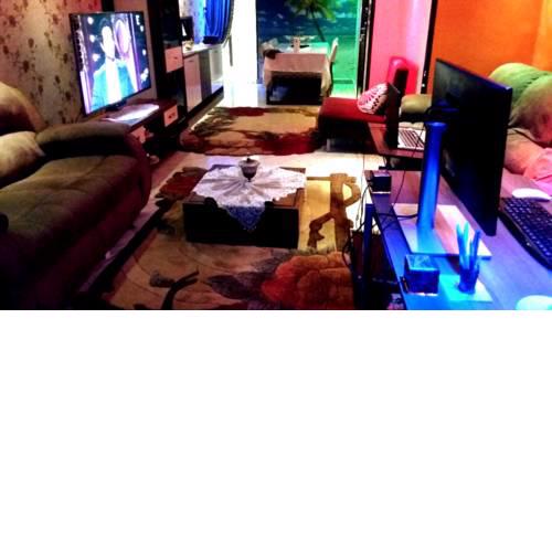 Private Room In Apartment with Sea View