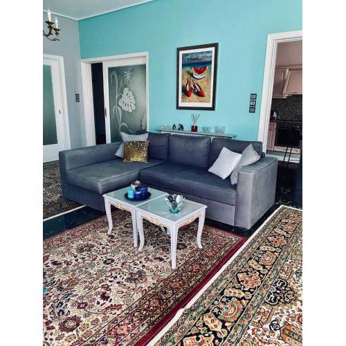 Private room / quiet traditional apartment