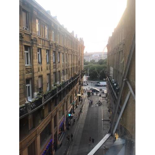 Private Spacious Room, Great Location