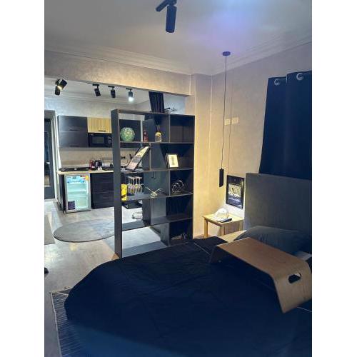 Private studio 10 minutes from the airport