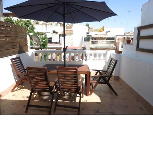 Private townhouse with roof terrace close to the beach