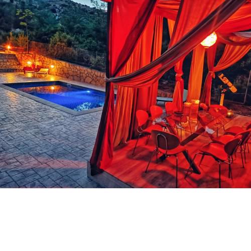 Privately located villa with pool