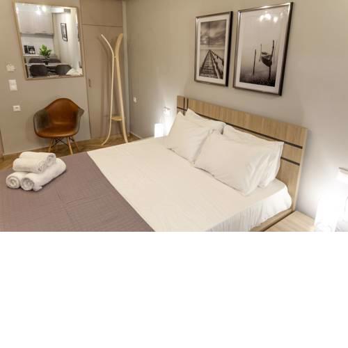 Privilege flat renovated upscale studio