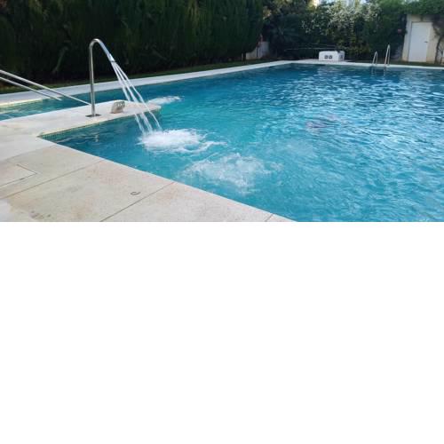 PUERTO BANUS SECOND LINE BEACH with wifi,private parking and pool