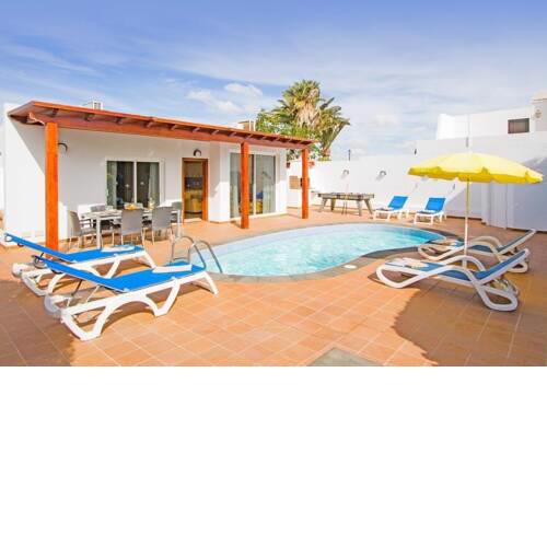 Puerto del Carmen Villa Sleeps 6 Pool Air Con WiFi
