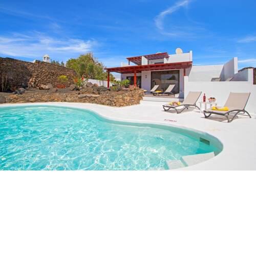 Puerto del Carmen Villa Sleeps 6 Pool WiFi