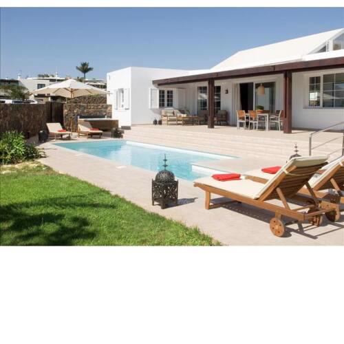 Puerto del Carmen Villa Sleeps 7 with Pool and Air Con