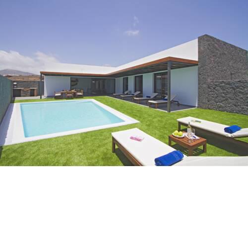 Puerto del Carmen Villa Sleeps 8 with Pool and Air Con