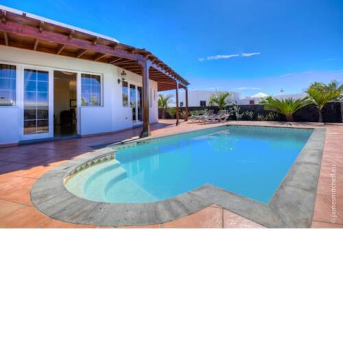 Puerto del Carmen Villa Sleeps 8 with Pool and WiFi