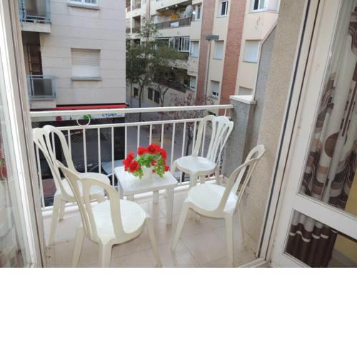 PUIG ROM 115 1º-Apartamento centro Roses