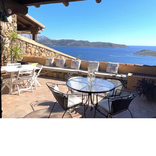 Punta Est Trilocale Soppalco con Terrazza Vista Mare