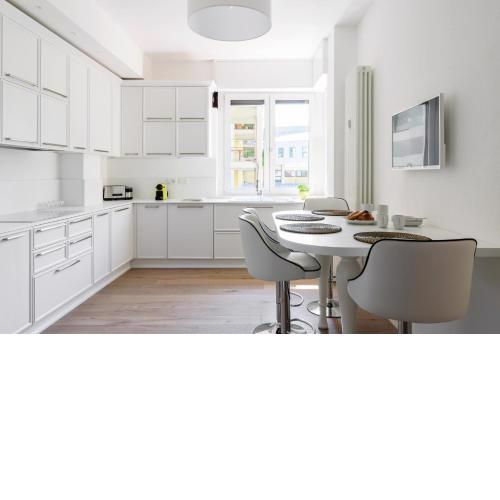 Pure White Luxury Apartment - byMyHomeinComo
