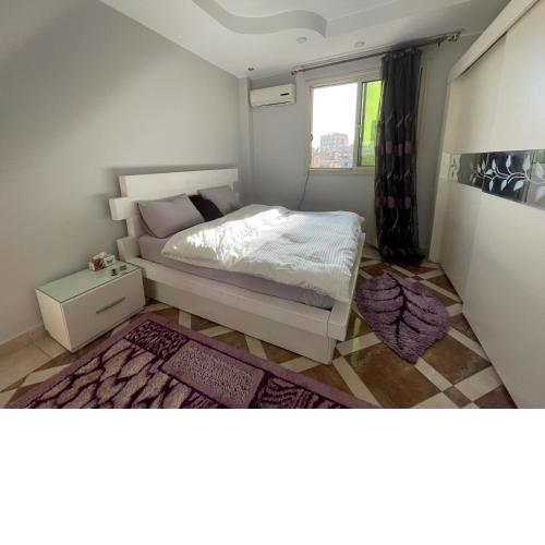 Purple Room in a sharing apartment