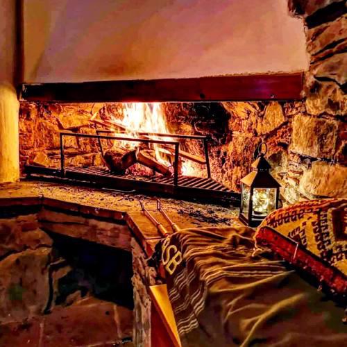 Purple Rustic Villa with Jacuzzi Saranti