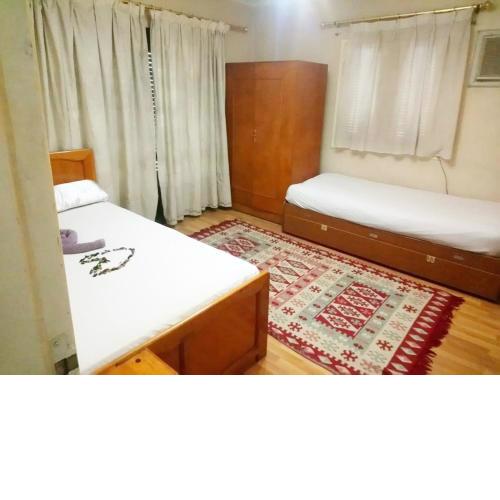 Pyramids apartment