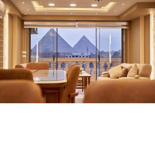 Pyramids Charm Hotel