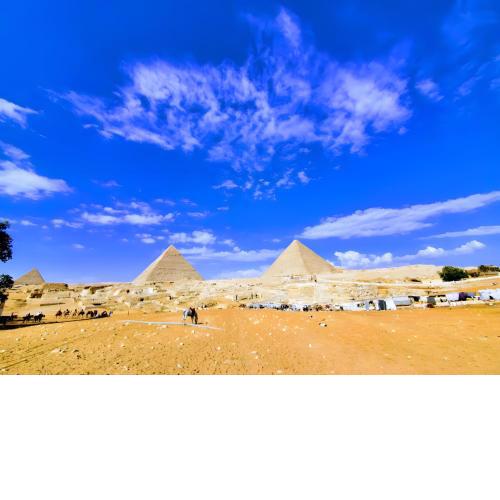 Pyramids Desert View INN