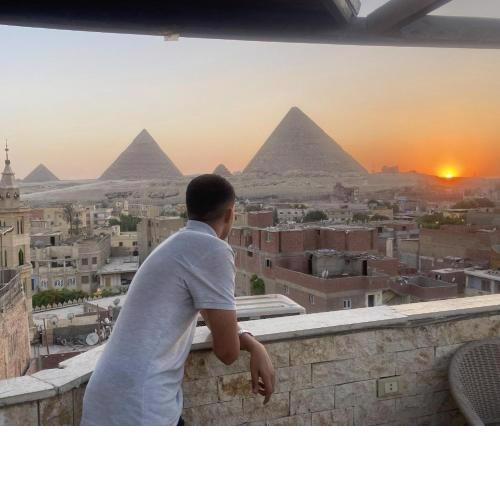 Pyramids Hills History
