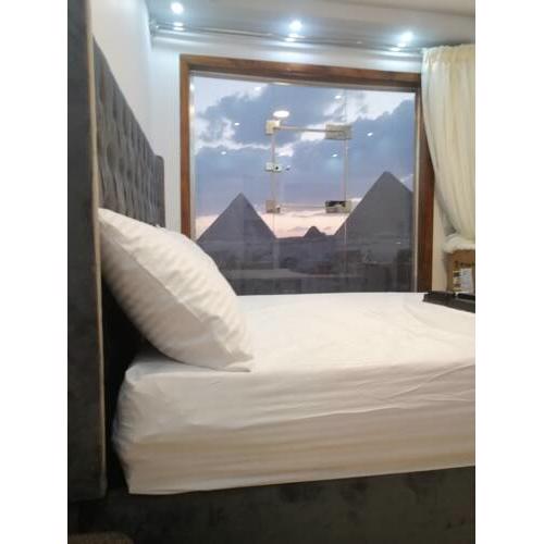 Pyramids Hills Inn
