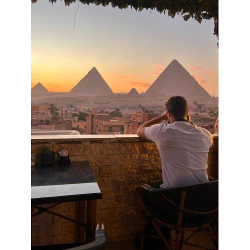 Pyramids INN