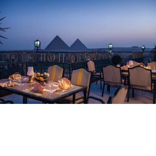 Pyramids Plaza Hotel