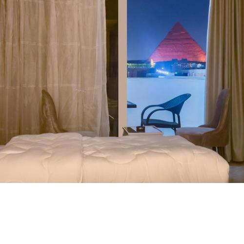pyramids rose view inn