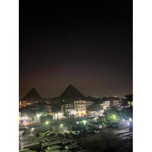 Pyramids & Sphinx View Apartment