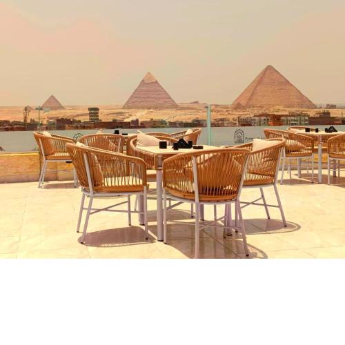 PYramidS SuN TemPLE VieW HoTeL