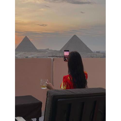 Pyramids View Rooftop Apartment