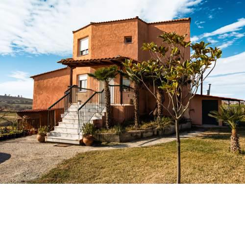 Quaint Farmhouse in Plagiari surrounded with Olive Trees