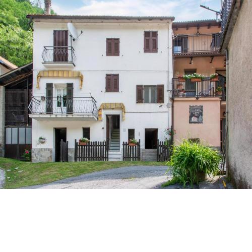 Quaint holiday home in Calizzano in a nice area